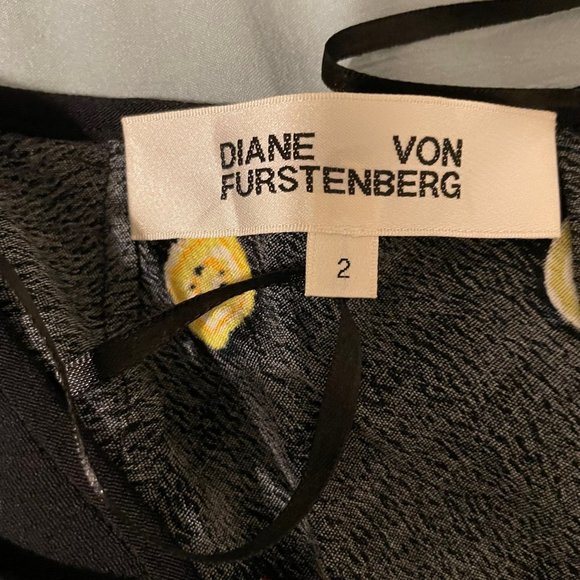 Diane Von Furstenberg Kelsey Printed Crepe MidI Wrap Dress NWOT - Picture 4 of 5